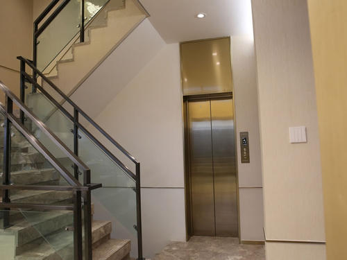 毕节电梯公司讲解电梯滑梯应如何处理   